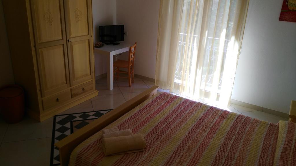 B&B Sa Zodia Guest House Bitti Exterior foto