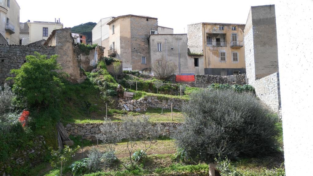 B&B Sa Zodia Guest House Bitti Exterior foto
